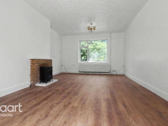 2 bedroom end of terrace house to rent