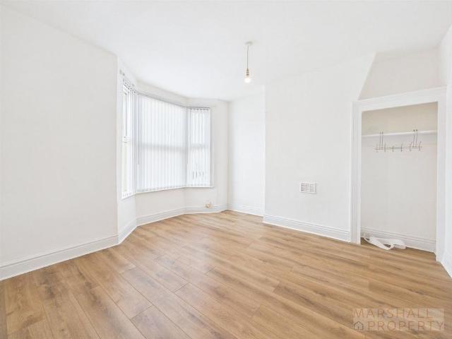2 bedroom end of terrace house to rent
