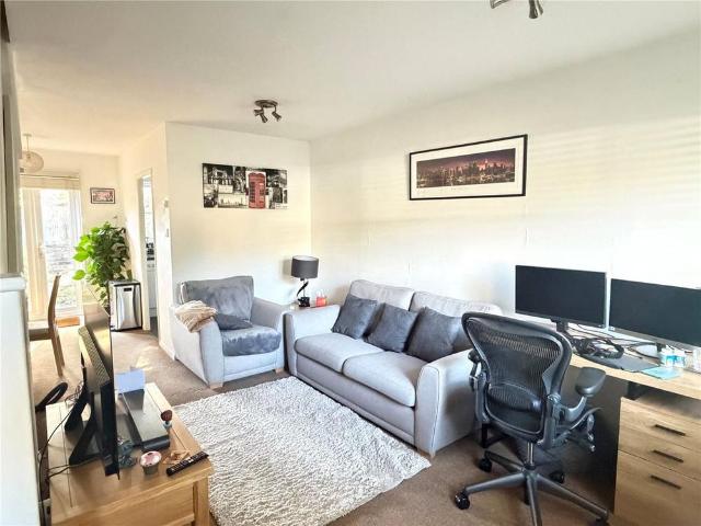 2 bedroom end of terrace house to rent