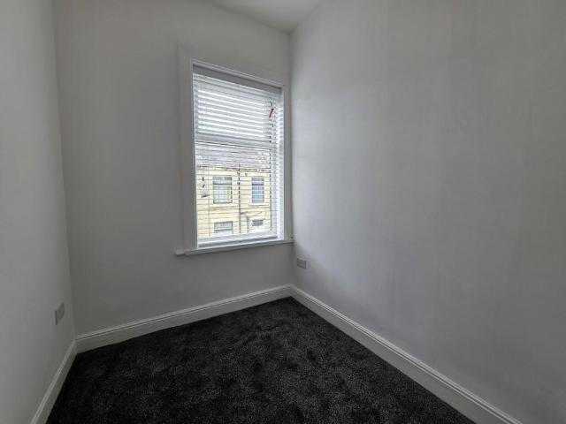2 bedroom end of terrace house to rent