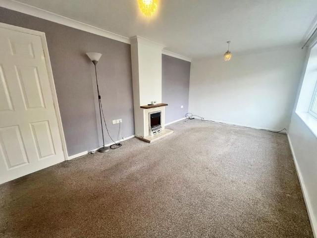 2 bedroom end of terrace house to rent