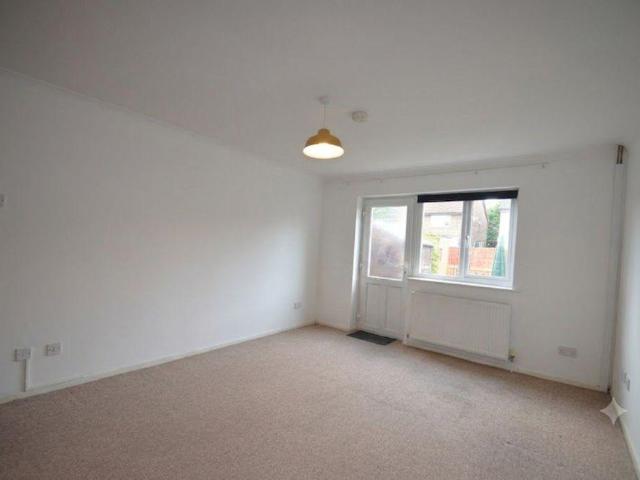 2 bedroom end of terrace house to rent