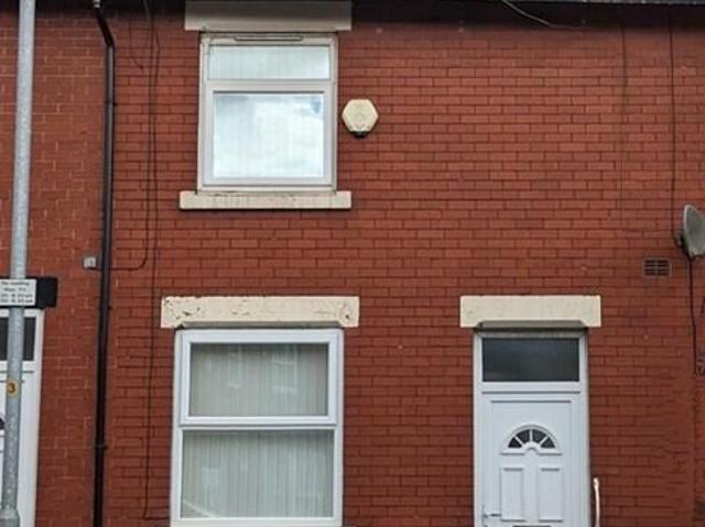 2 bedroom end of terrace house to rent
