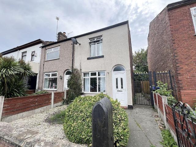 2 bedroom end of terrace house to rent