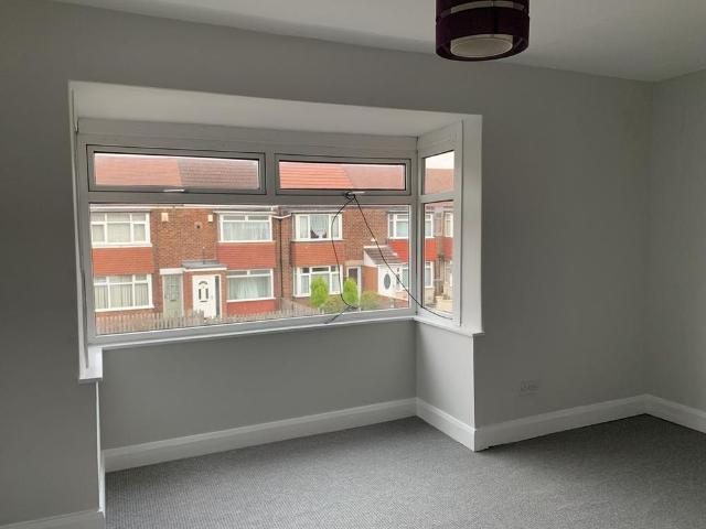 2 bedroom end of terrace house to rent
