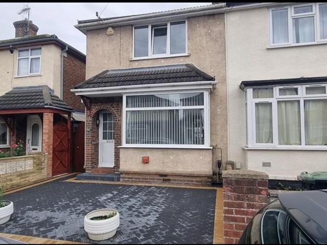 2 bedroom end of terrace house to rent