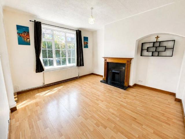 2 bedroom end of terrace house to rent