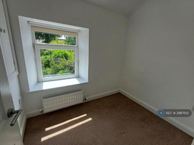 2 bedroom end of terrace house to rent