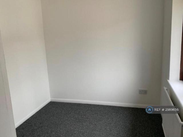 2 bedroom end of terrace house to rent