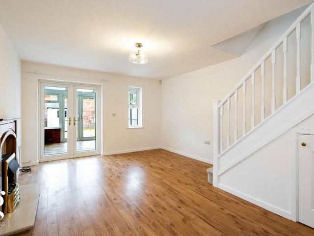 2 bedroom end of terrace house to rent
