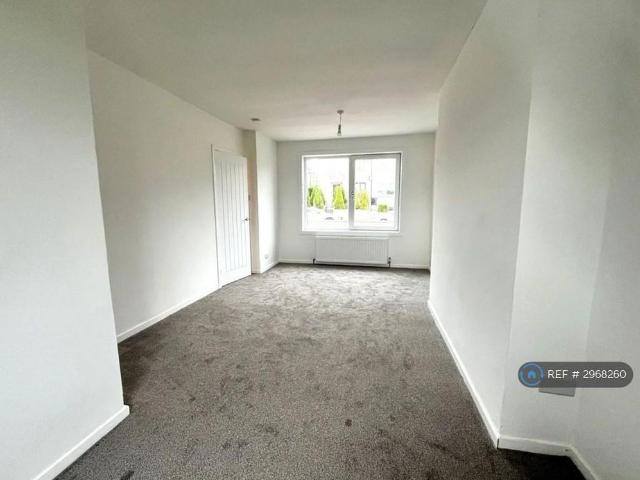 2 bedroom end of terrace house to rent
