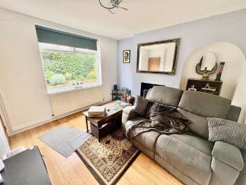 2 bedroom end of terrace house to rent