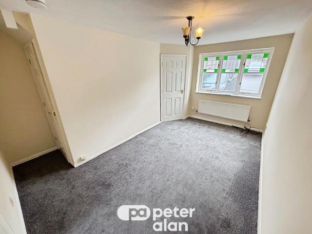 2 bedroom end of terrace house to rent