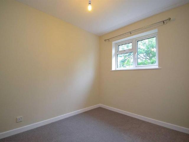 2 bedroom end of terrace house to rent