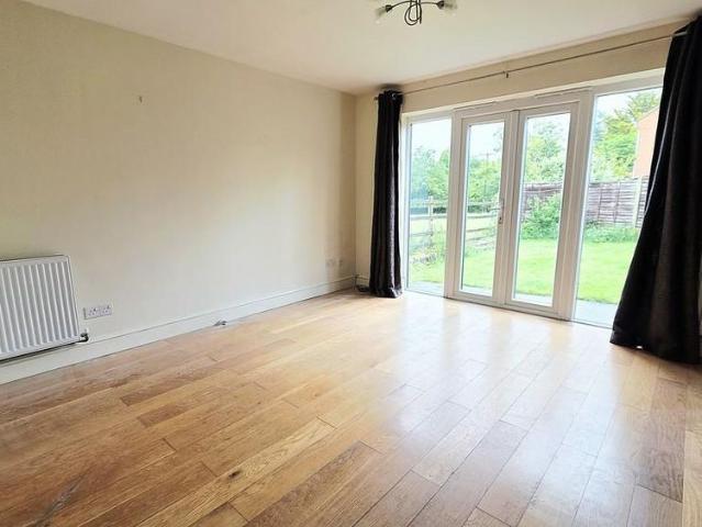 2 bedroom end of terrace house to rent