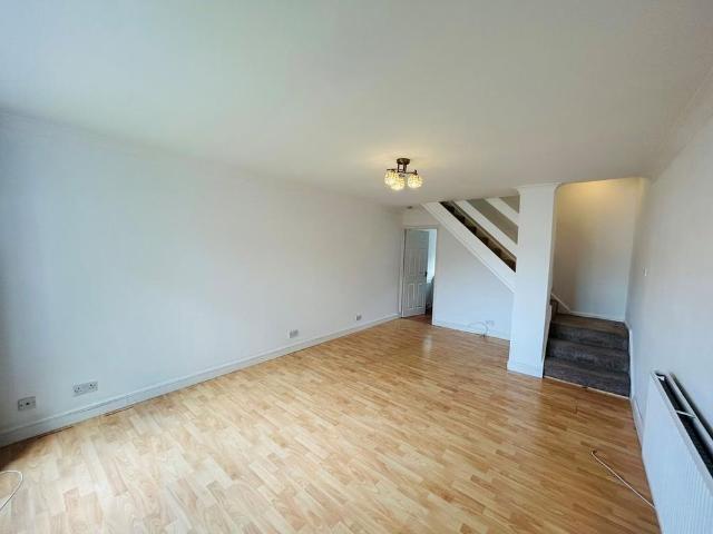 2 bedroom end of terrace house to rent