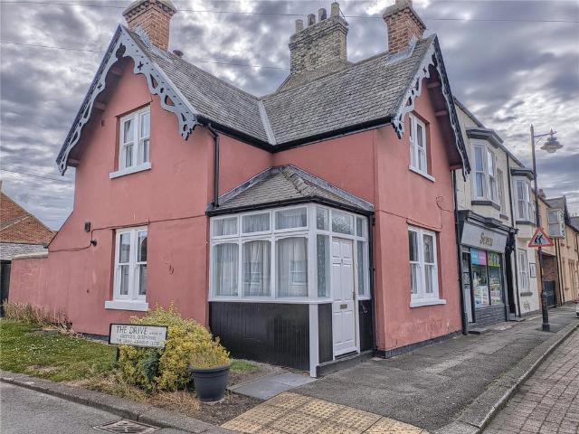 2 bedroom end of terrace house to rent