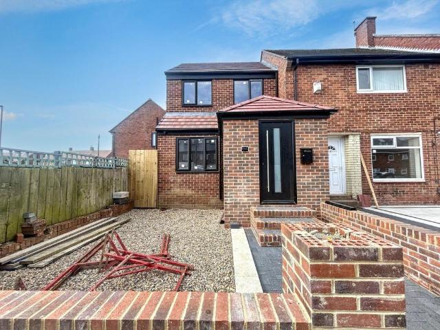 2 bedroom end of terrace house to rent