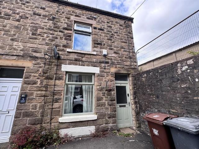 2 bedroom end of terrace house to rent