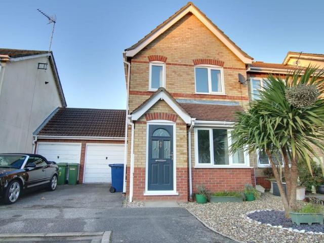 2 bedroom end of terrace house to rent