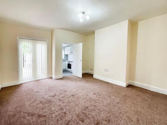 2 bedroom end of terrace house to rent