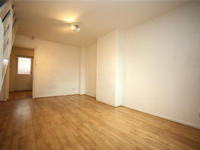 2 bedroom end of terrace house to rent