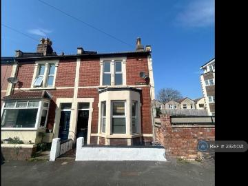 2 bedroom end of terrace house to rent