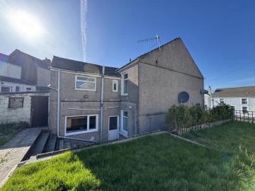 2 bedroom end of terrace house to rent