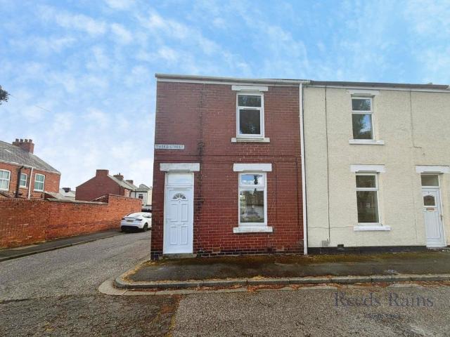 2 bedroom end of terrace house to rent