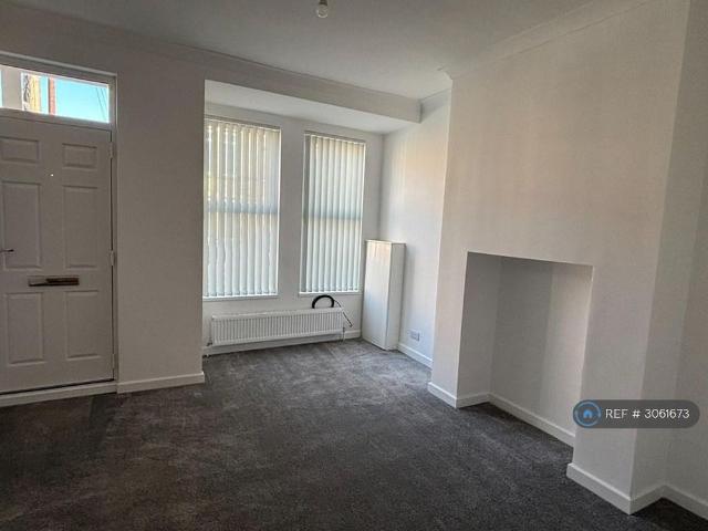 2 bedroom end of terrace house to rent
