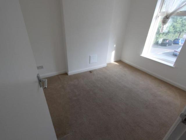 2 bedroom end of terrace house to rent