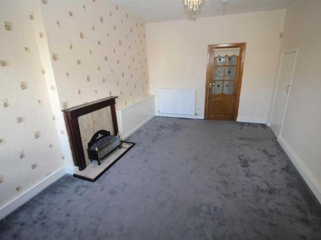 2 bedroom end of terrace house to rent