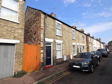2 bedroom end of terrace house to rent
