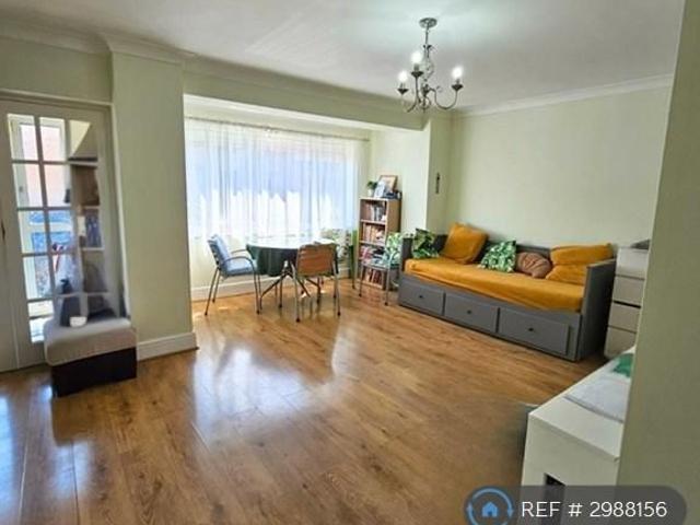 2 bedroom end of terrace house to rent