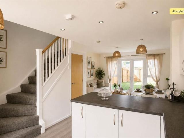2 bedroom end of terrace house to rent