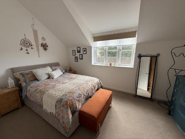 2 bedroom end of terrace house to rent
