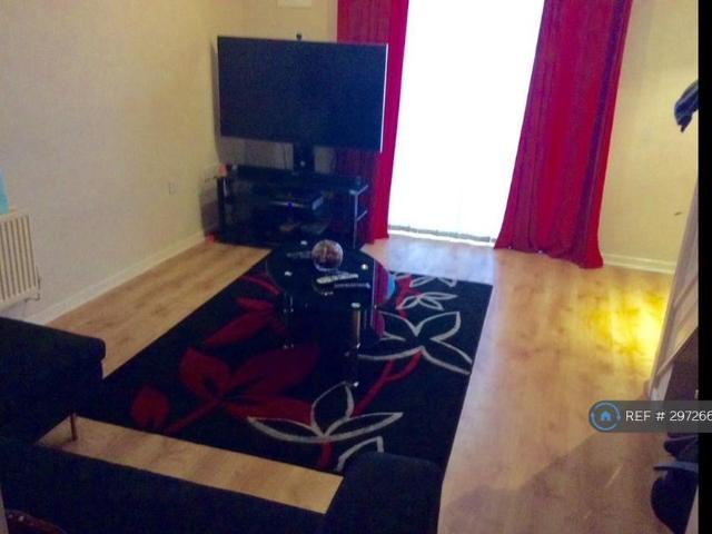 2 bedroom end of terrace house to rent
