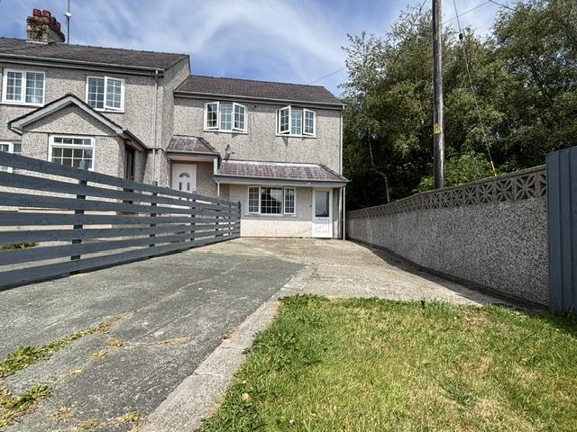2 bedroom end of terrace house to rent