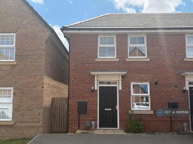 2 bedroom end of terrace house to rent