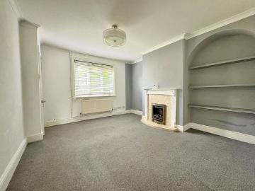 2 bedroom end of terrace house to rent