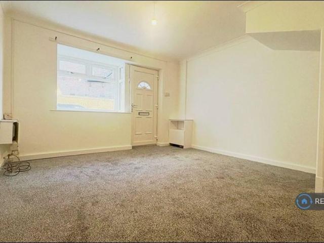 2 bedroom end of terrace house to rent