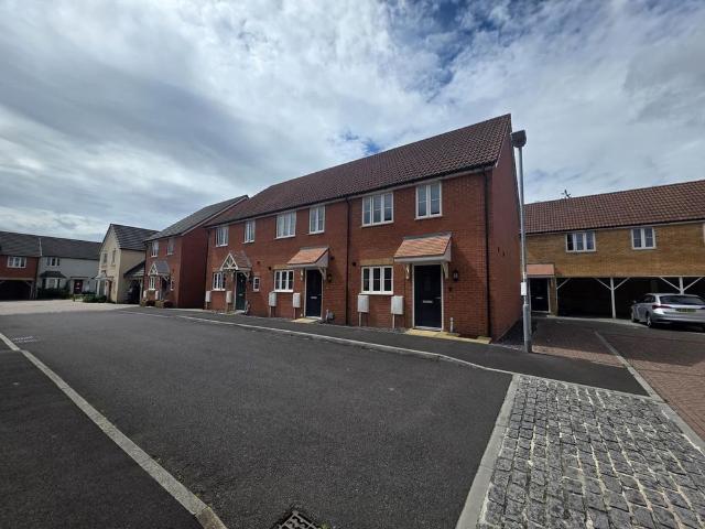 2 bedroom end of terrace house to rent