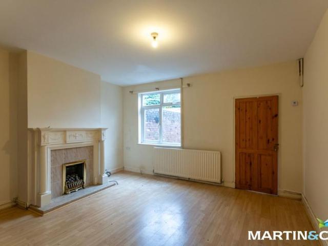 2 bedroom end of terrace house to rent