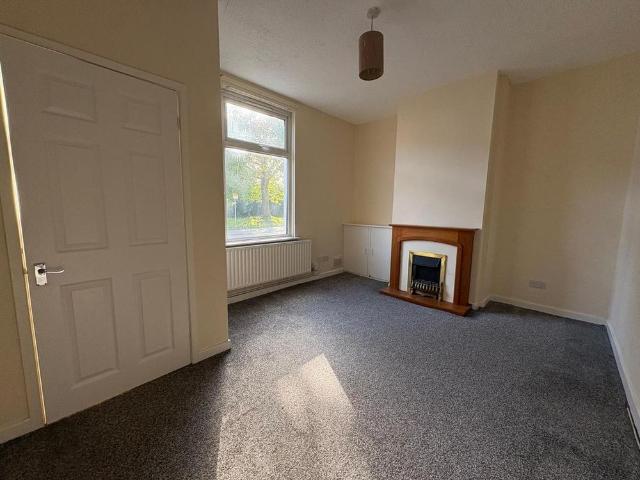 2 bedroom end of terrace house to rent