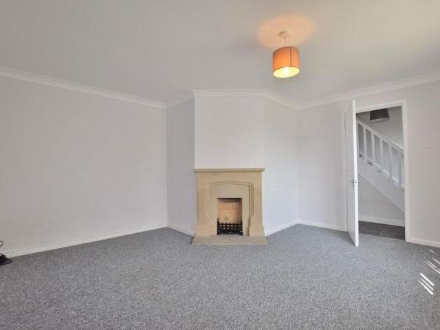 2 bedroom end of terrace house to rent