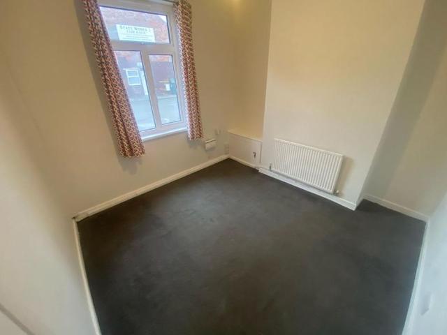 2 bedroom end of terrace house to rent