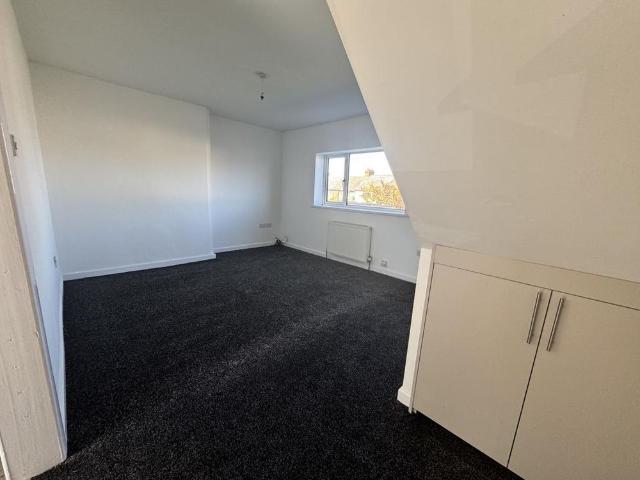 2 bedroom end of terrace house to rent