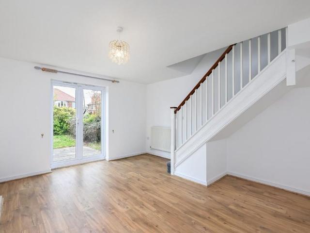 2 bedroom end of terrace house to rent