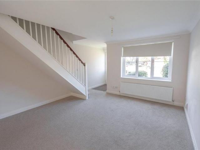 2 bedroom end of terrace house to rent