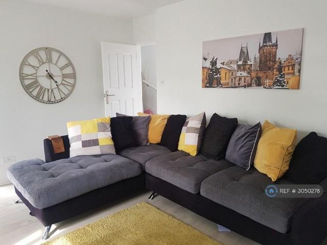 2 bedroom end of terrace house to rent
